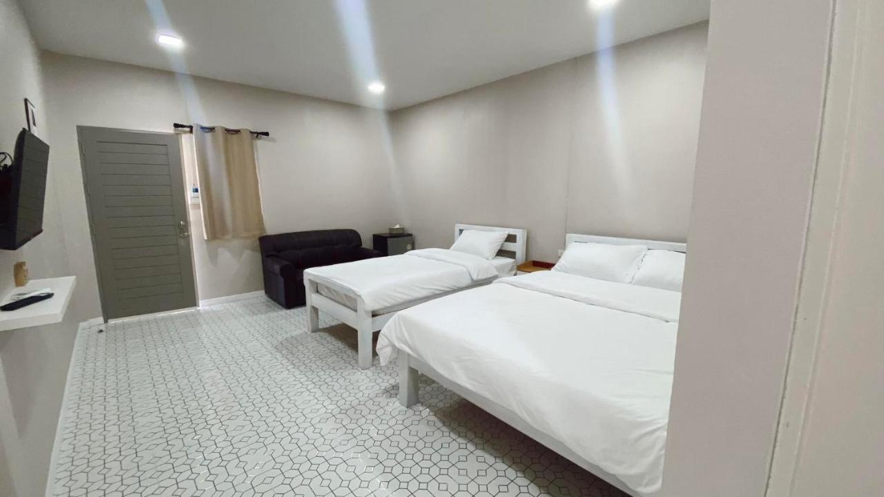 Juni House Chumphon住宿加早餐旅馆 外观 照片