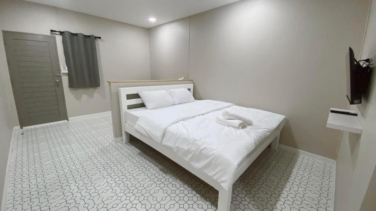 Juni House Chumphon住宿加早餐旅馆 外观 照片